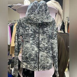 Lululemon lace scuba hoddie